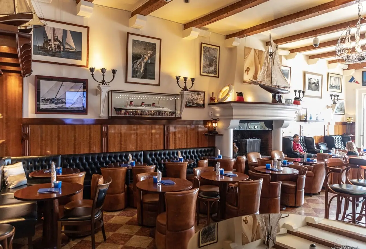 Saint-Tropez-hotel-sube